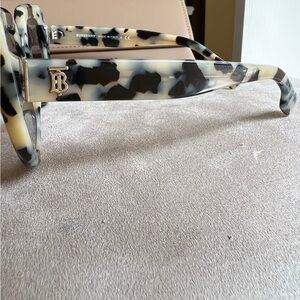 Burberry Cream and Black Tortoiseshell Sunglass Arms with Gold TB Logo